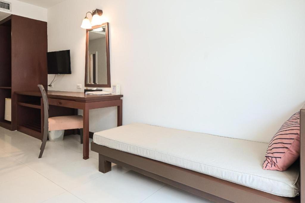 Hotel Ramada By Wyndham Phuket Southsea Karon Exteriér fotografie