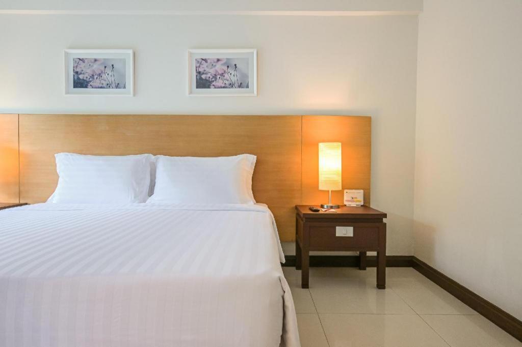 Hotel Ramada By Wyndham Phuket Southsea Karon Exteriér fotografie