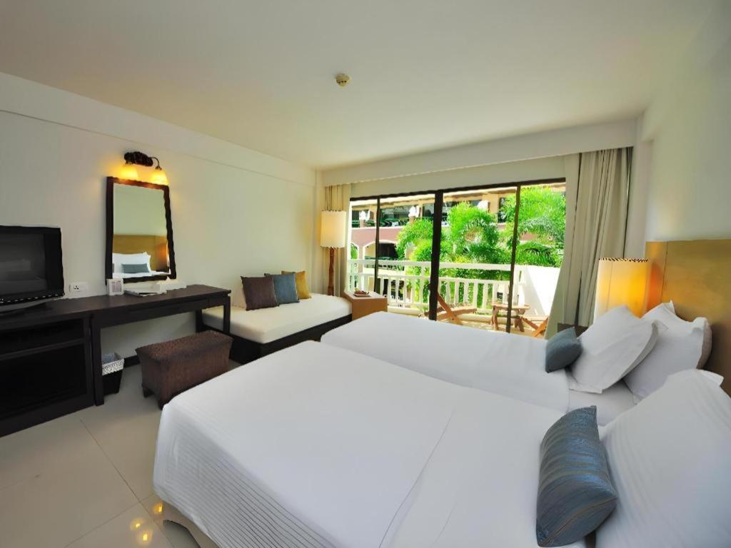 Hotel Ramada By Wyndham Phuket Southsea Karon Exteriér fotografie