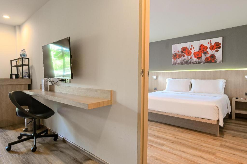 Hotel Ramada By Wyndham Phuket Southsea Karon Exteriér fotografie