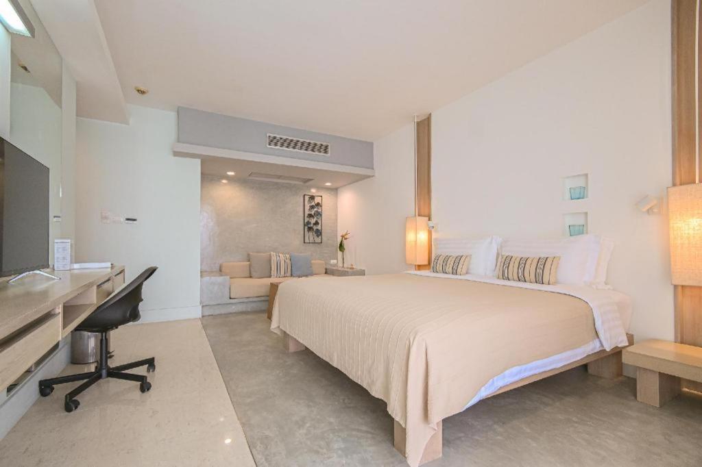 Hotel Ramada By Wyndham Phuket Southsea Karon Exteriér fotografie