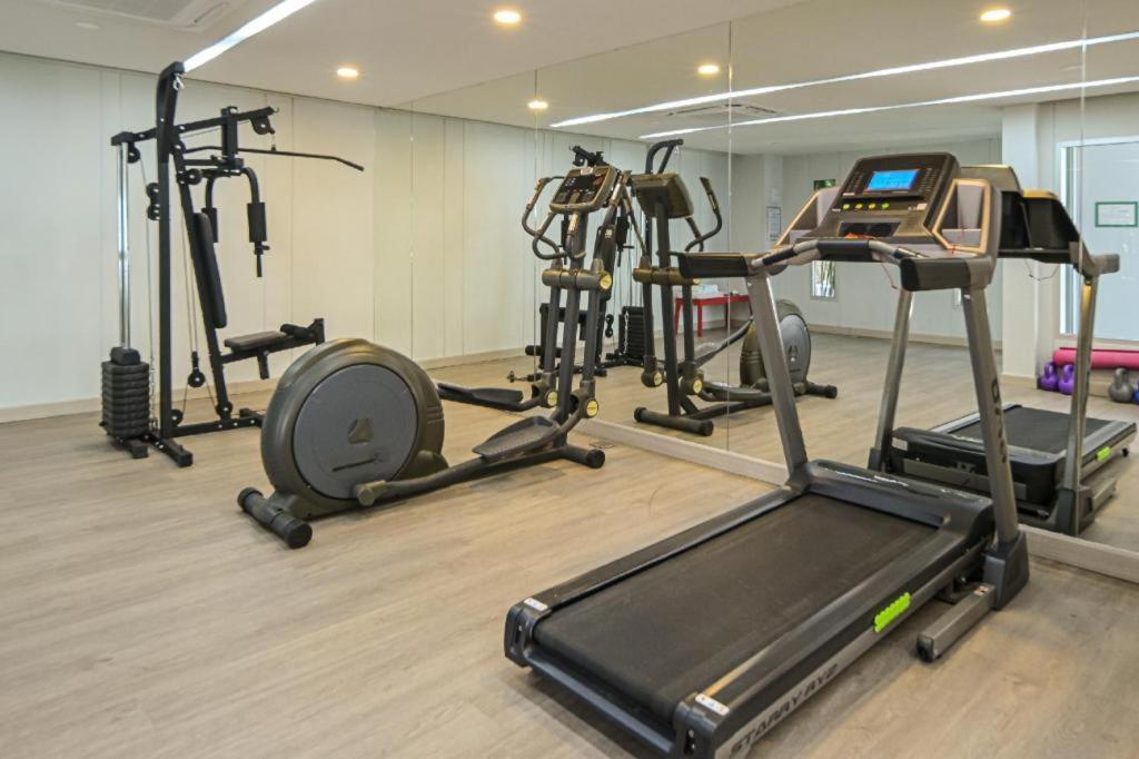 Hotel Ramada By Wyndham Phuket Southsea Karon Exteriér fotografie